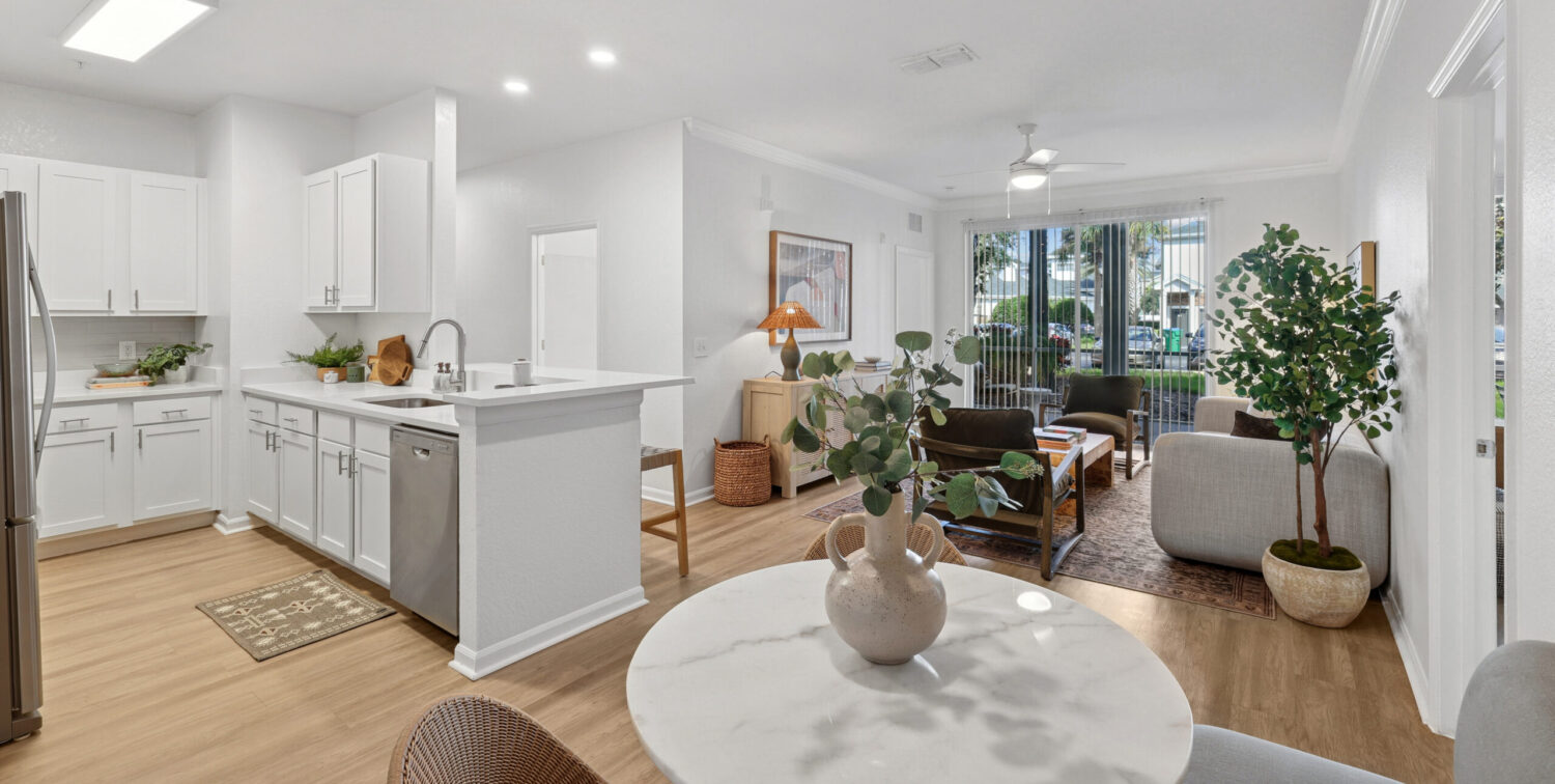 525 Avalon Park in Orlando, FL